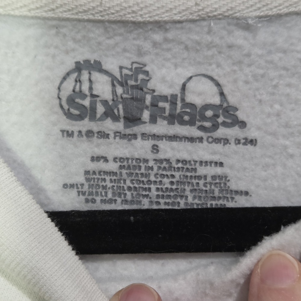 Six Flags Fright Fest Shock Axe Zombie Girl UnDeb Small White Crew Sweatshirt - Picture 7 of 7
